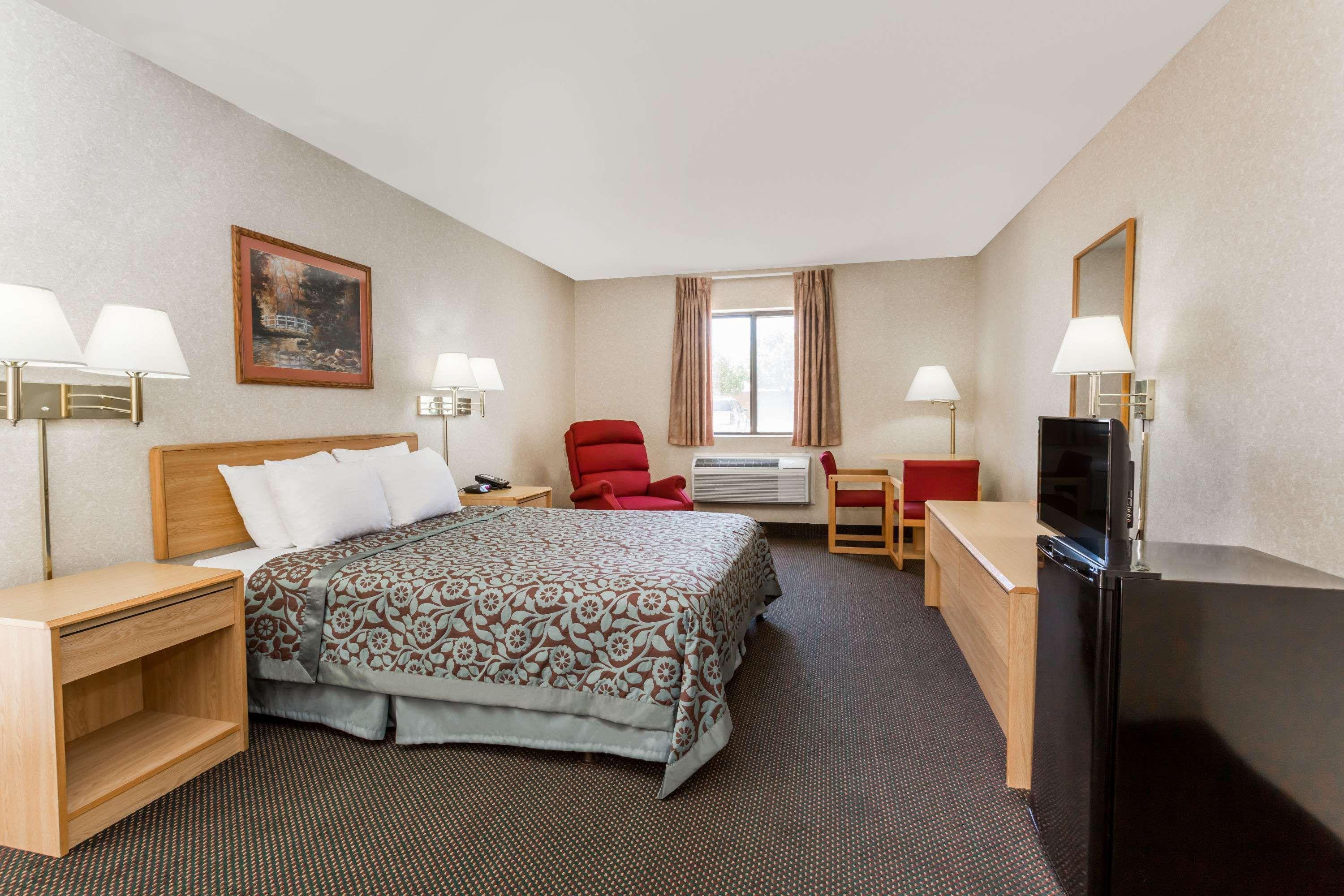 Days Inn By Wyndham Colby Bagian luar foto